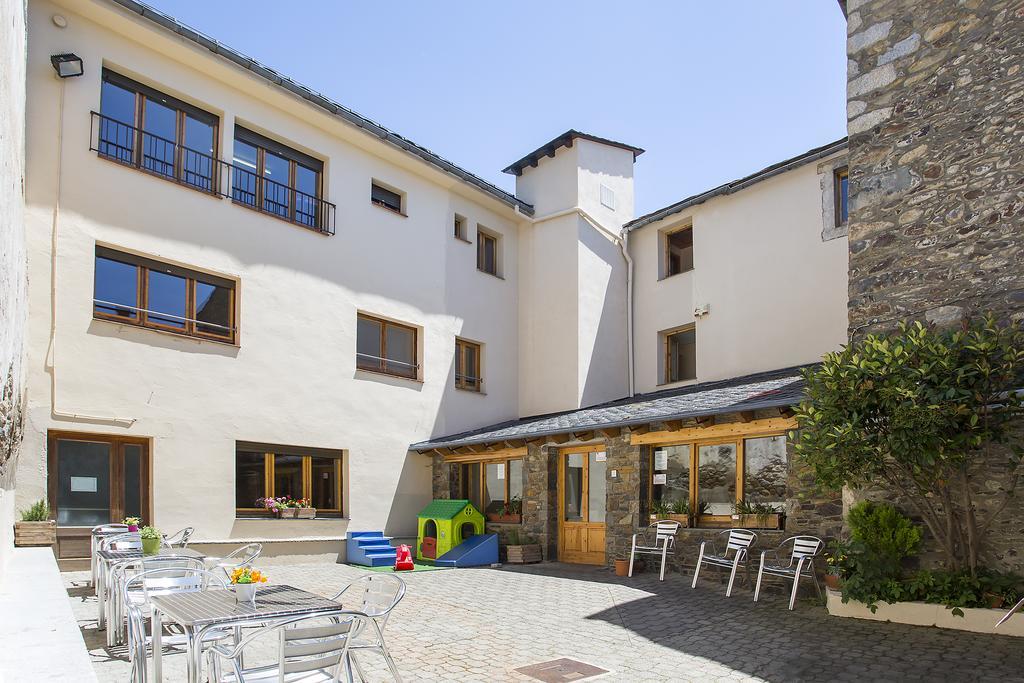 Alberg Anna Maria Janer Льивия Экстерьер фото