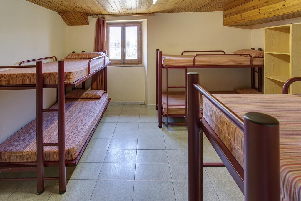Alberg Anna Maria Janer Льивия Экстерьер фото